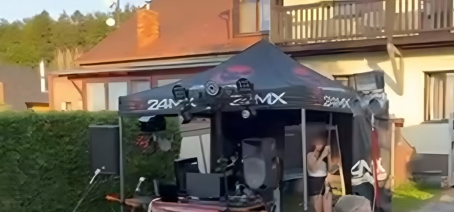 Ozvučení a osvětlení na zahradní oslavě